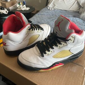 Nike Air Jordan Fire red 5 size 11 used. Authentic